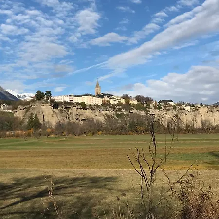 Le Pied De Ville Morgon Embrun Buitenkant foto