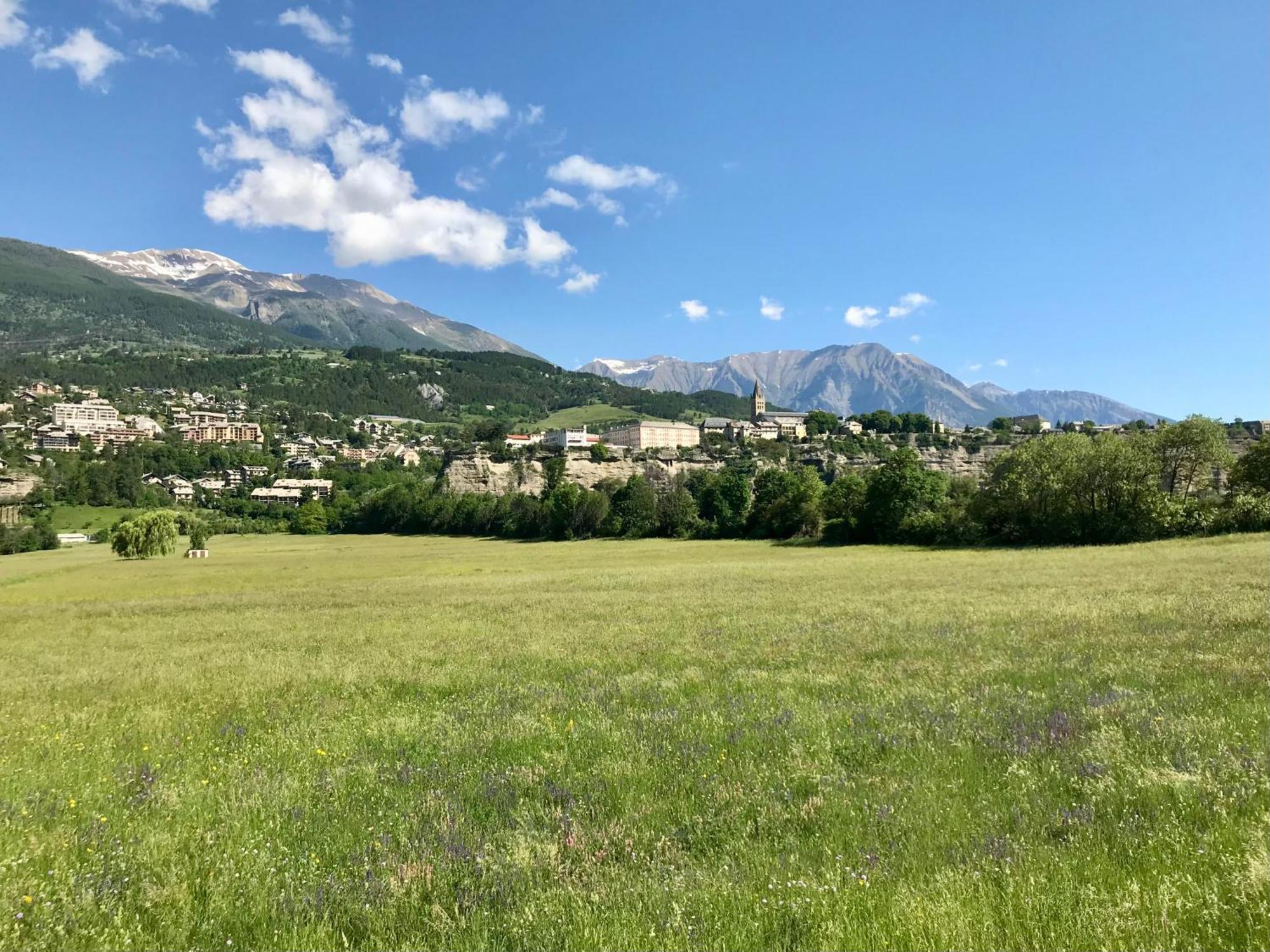 Le Pied De Morgon Apartment Embrun